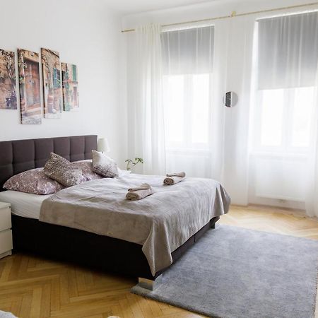 Moonlight Apartment With Porch Near Schoenbrunn And Westbahnhof Vienna Exterior photo